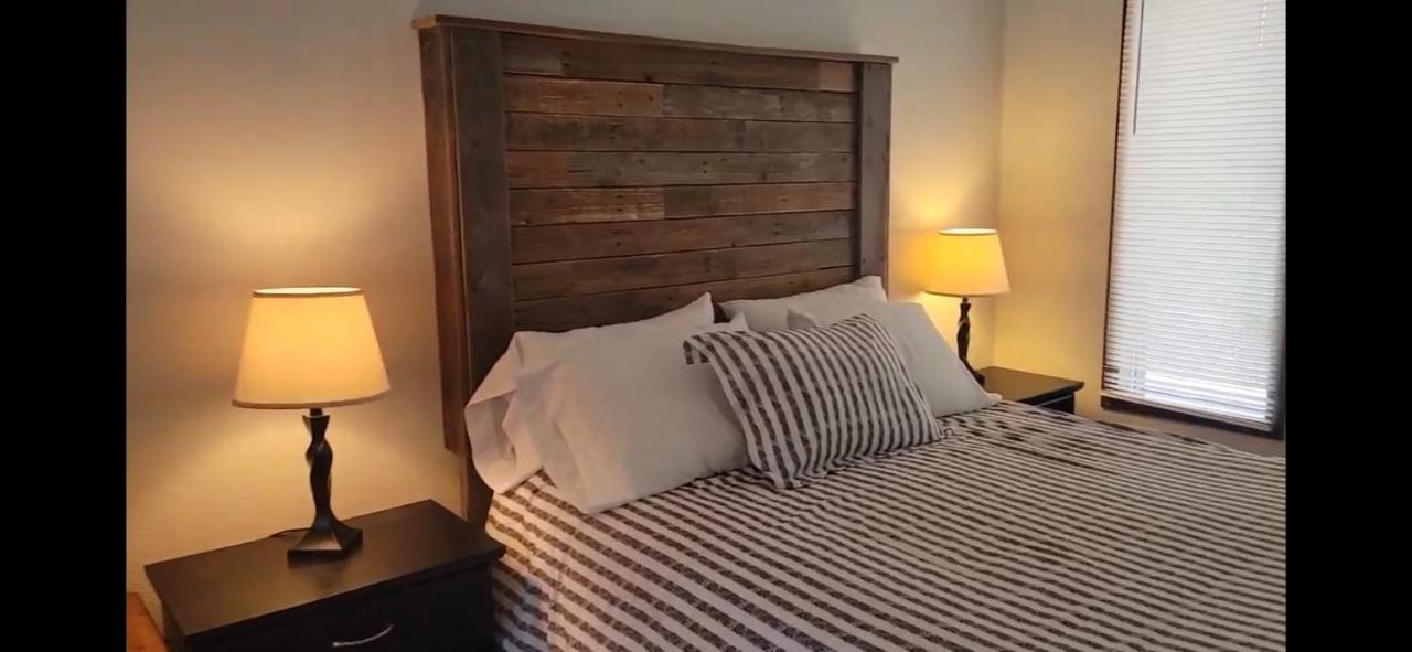 Rock Creek Mercantile & Motel Clinton Eksteriør billede